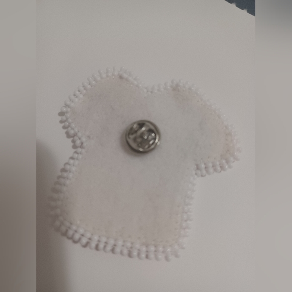 Orange shirt " every child matters " brooch - Picture 5 of 5